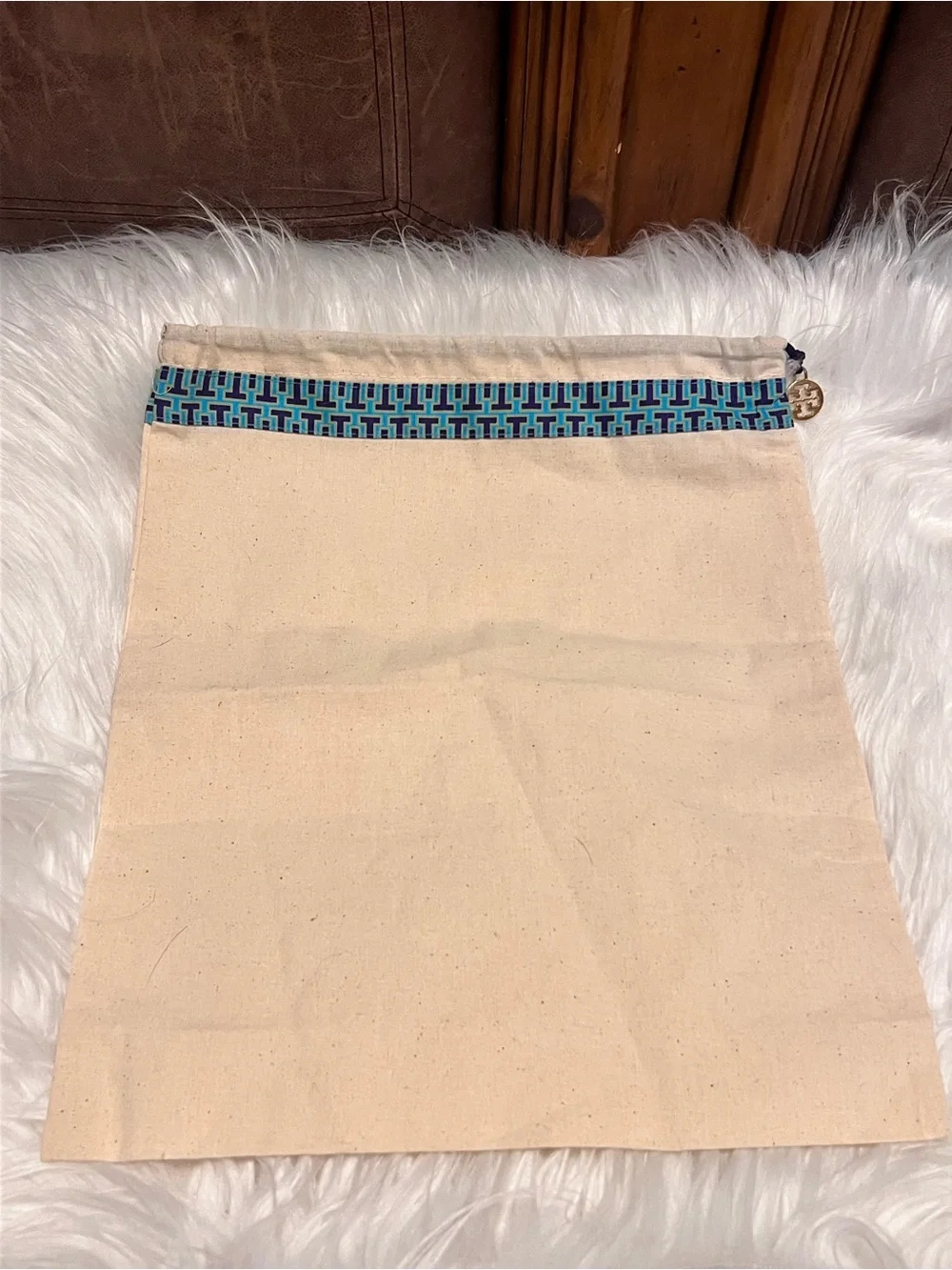 Tory Burch NWOT Canvas Drawstring Pouch with Blue Geometric Trim and gold logo